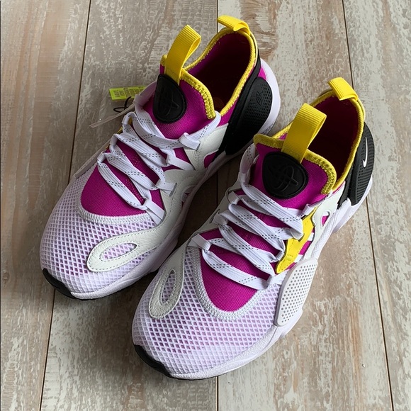 nike huarache edge txt on feet